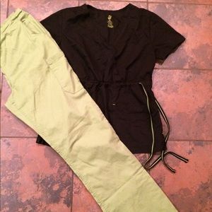 Pants - Nice scrub pants & top set size medium Pants - Nice scrub pants & top set size medium